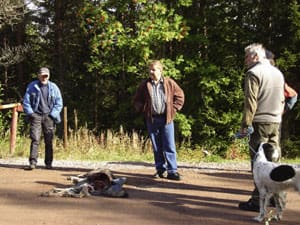 Älghundsuppfödaren Roland Fridhs sjuårige jämthund Tass dödades av varg. Roland Fridh deltog i aktionen tillsammans med setterägaren Nisse Björklund och några andra jägare från Orsa.