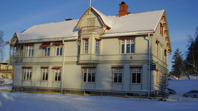I det här huset på Kyrkostigen 2 i Älvsbyn finns JRF-expeditionen för Norrbotten.