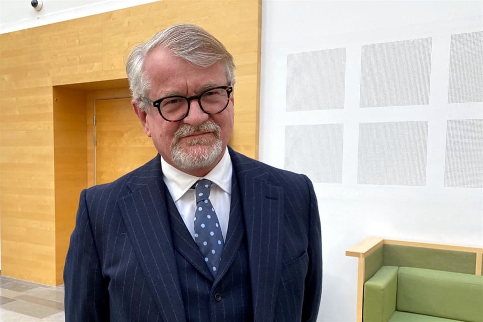 Advokat Sven Severin hade hoppats på ett annat besked i överklagandefrågan. Men nu går han vidare med processen att återställa Karl Hedins vapengarderob.