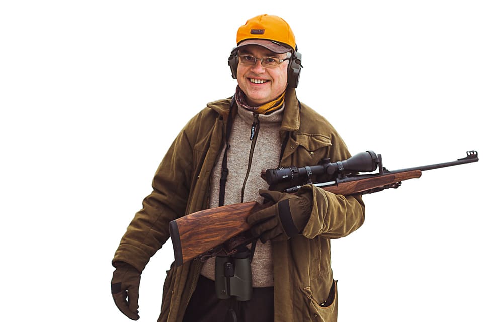 Anders Ljung, chefredaktör för Jakt & Jägare, efterlyser ett stort, övergripande grepp för att stoppa krisen för den svenska polisen när det gäller hanteringen av vapenlicenser.