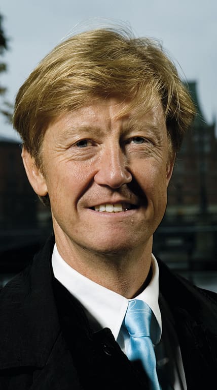 Andreas Carlgrens ambition är att införa vargjakt från 1 januari 2010, bedömer JRF-basen efter ett möte på miljödepartementet.