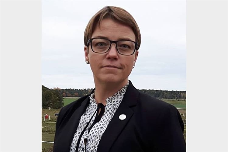 En kvinna i 50-årsåldern åtalas för olaga hot mot Haningepolitikern Alexandra Anstrell (M) i samband med skyddsjakten på Södertörnsvargen.
