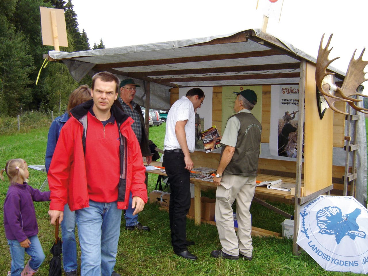 Jägarnas Riksförbund fanns med vid Hushållningssällskapets sommarmöte på Åsa gård utanför Norrahammar.