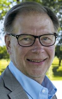 Bengt-Anders Johansson (m) tycker att Sverige bör ha 180-200 vargar.