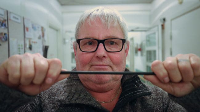 Antennerna i Björn Erikssons båda pejlhalsband var av. Därför förlorade han kontakten med sina hundar.