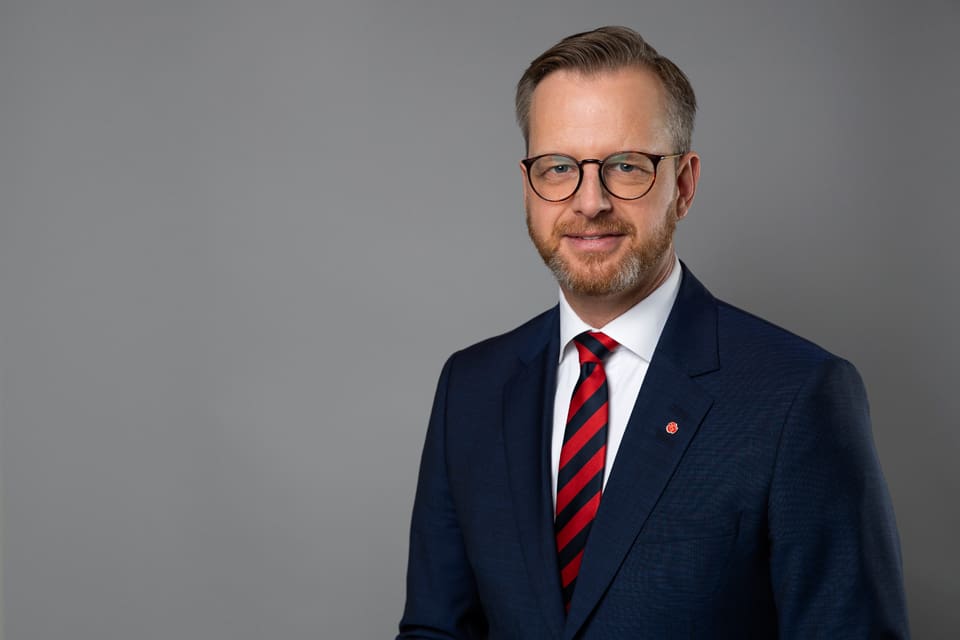 Mikael Damberg (S) har inte ett enda konkret rättsfall som bevis för att behövs en reglering av löstagbara magasin till legala vapen för att stoppa det dödliga skjutvapenvåldet.