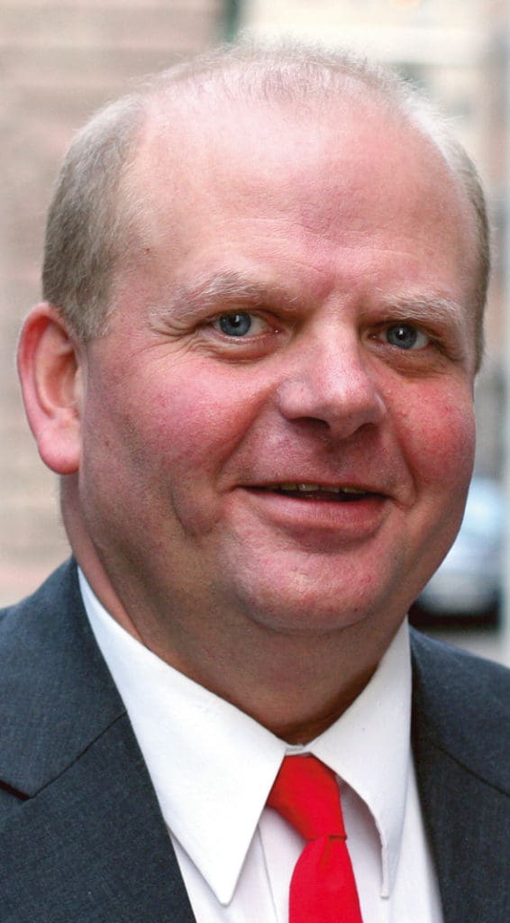 Stoppet att &ouml;verklaga beslut om jakt p&aring; rovdjur &auml;r f&ouml;renlig med EU-r&auml;tten, anser&nbsp;landsbygdsminister Eskil Erlandsson.