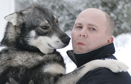 Varghatet kommer att växa sig mycket starkare under de närmaste åren på grund av politikernas oförmåga att agera och tillåta förvaltningsjakt på varg, varnar Lars-Olov Guttke.