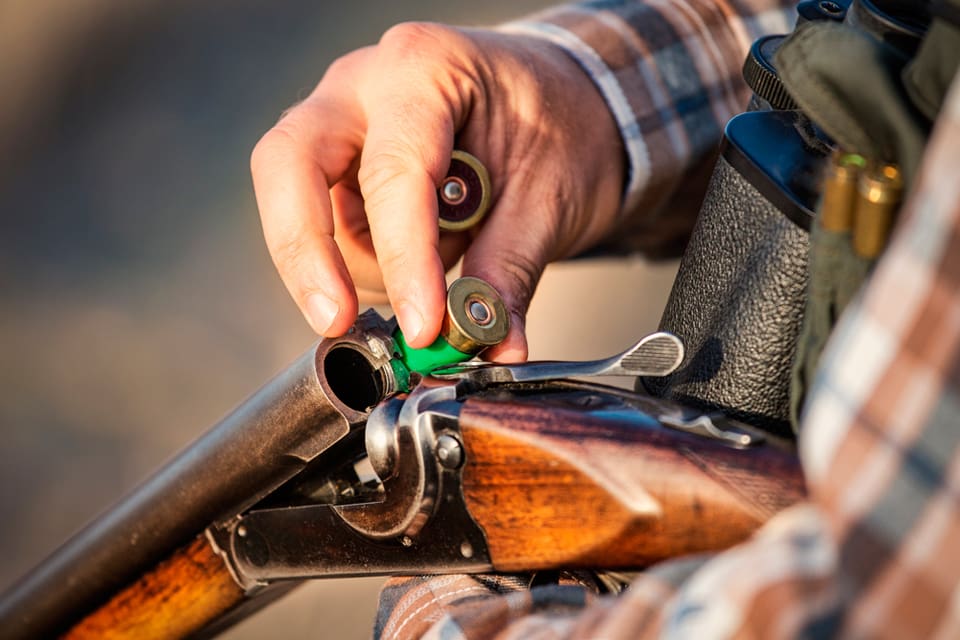 Värmländska jägare får nu vänta tre månader på vapenlicenser.