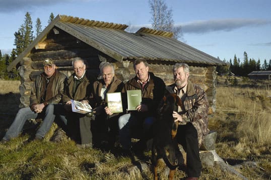 Från vänster: Roland Johansson, JRF:s distriktsordförande i Jämtland-Härjedalen, Sven Svensson, Pelle Göransson, Johnny Rönnlund och Kent Henriksson, ungdomsansvarig i JRF-distriktet.