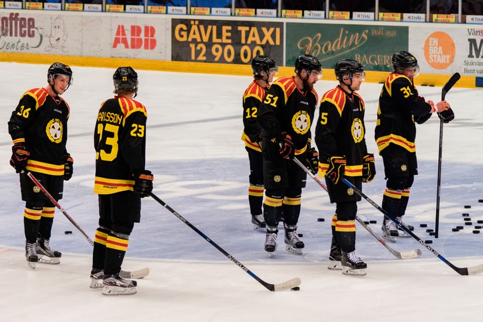 Två spelare i Brynäs har fått böta sammanlagt cirka 130 000 kronor för att de mutat en provledare att få godkänd jägarexamen. Nu kan duon även få böter från sin egen klubb på grund av händelsen.