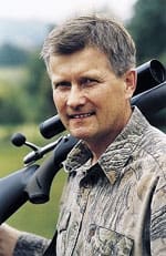 Nollvisionär. Jaktjournalens chefredaktör, Holger Nilsson, är skarpt kritisk till regeringens vargpolitik, som han förlorat allt förtroende för. Nu sällar han sig till nollvisionärerna.