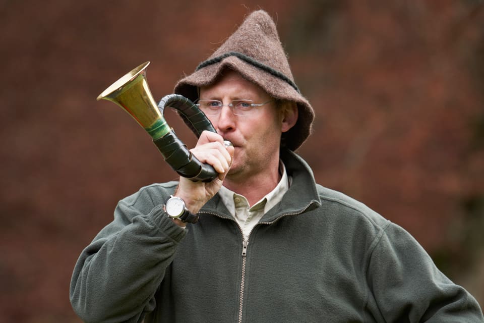 Att blåsa i ett horn i samband med jakt är en konst i sig. I Tyskland gick nyligen ett mästerskap i jakthornsblåsning. (Arkivbild)