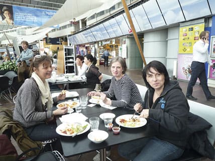 Bäverjakten blev en lunch på Arlanda. Margareta Bunnfors, Maria Bodänge och Maria Jangtorp kom inte iväg till Karkjärv.