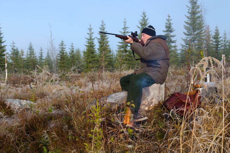 Mjältbrandsutbrottet stoppar inte jakt kring Omberg.