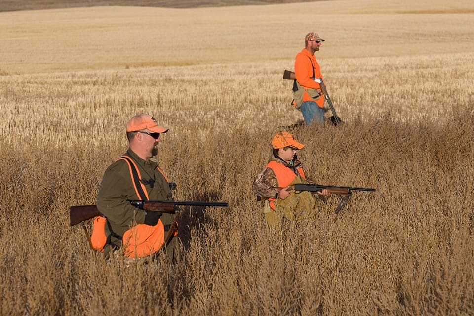 Allt fler vill jaga i den amerikanska delstaten Montana, och kraven ökar på de som utbildar de nya jägarna.