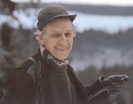 Viltolyckorna har ökat även där viltstammarna inte har ökat. Att bara börja skjuta bort viltet är ingen lämplig universallösning för att minska viltolyckorna i trafiken, konstaterar Johnny Rülcker med adress till Nationella viltolycksrådet.