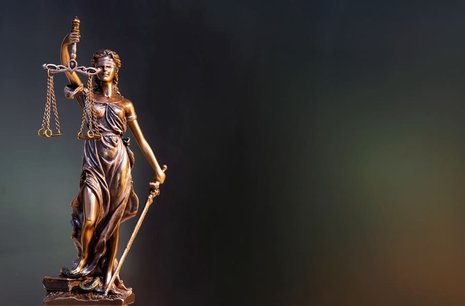 Justitiekanslern beviljar ersättning för särskilt påtagligt lidande under frihetsberövandet men inte för utebliven jakt. Beslutet gäller den femte mannen som friades i Lillhärdalfallet.