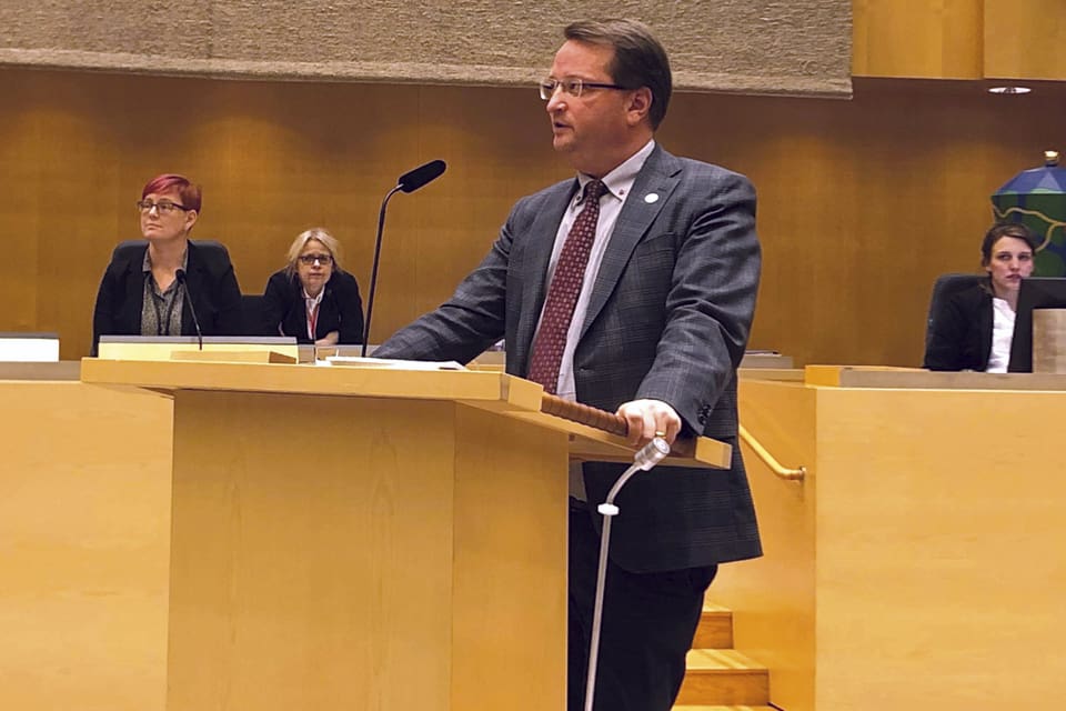 Med 90 vargar i ett litet län som Gävleborg försvinner balansen. Sveriges vargstam måste ned på den lägstanivå som riksdagen bestämt – 170 vargar, skriver M-politikern Lars Beckman efter ett möte med vargdrabbade småföretagare.