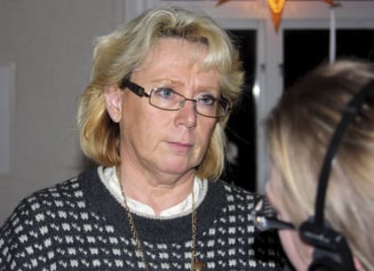 Uppvaktad med Brukardokumentet. MIljöminister Lena Ek fick på torsdagen ta emot det dokument där människor från brukarsidan sammanställt konsekvenserna av Sveriges vargstam.