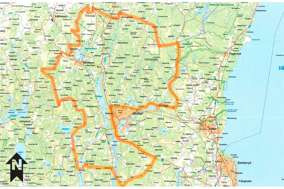 Här är området utanför Mullsjö där det är skyddsjakt på ett lodjur fram till den 8 oktober. Både fordon, fälla, lampor, bildförstärkare och spårhund får användas när länsstyrelsens skyddsjägare gör ett fjärde försök att få stopp på ett lodjur efter elva attacker mot får.