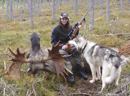 Tack vare Alaskan Malamute-hunden Silver kan 16-åriga Malin Eliasson från Sveg fälla en 20-taggare.