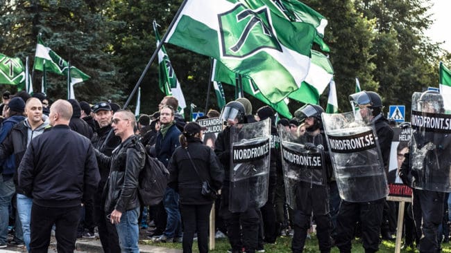 Ska en medlem i den nazistiska Nordiska motståndsrörelsen nekas att ha licensvapen för jakt och skytte på grund av sitt politiska engagemang? Den frågan ska prövas för första gången i högsta rättsliga instans.