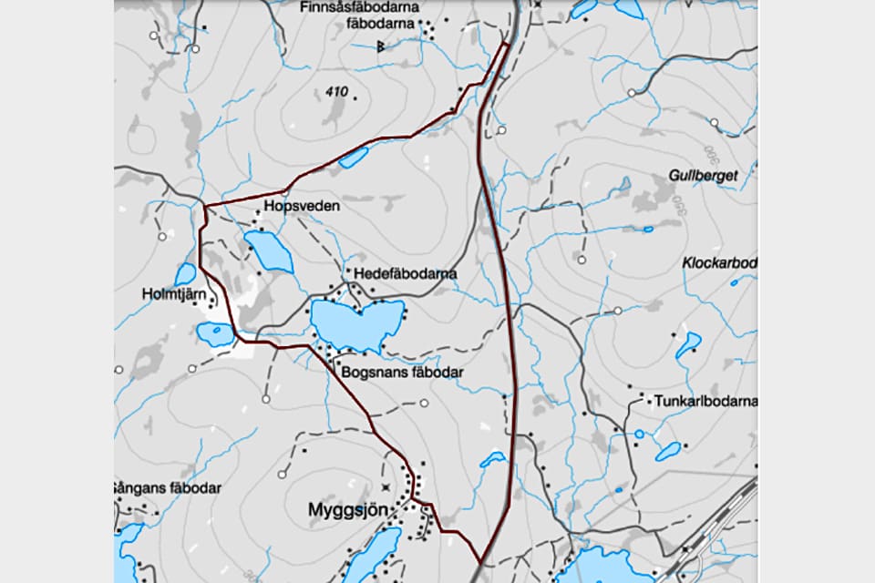 Vid 14-tiden idag var lapptyget uppspänt och hundarna släpptes i en såt cirka 16 kilometer söder om Borlänge. Skyddsjakten på Borlängevargen får bara pågå en dag i det utökade jaktområdet sydost om tätorten Idkerberget.