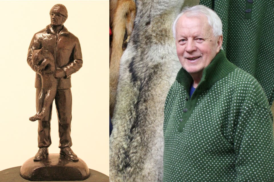 Det norska pälsjägarpriset är en hyllning till John S Opdahl. Ett av prisen är en bronsskulptur som föreställer honom.