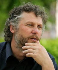 Språkröret Peter Eriksson. Miljöpartiet fortsätter sin jaktfientliga politik. Efter valet kan det till och med ske från regeringsnivå. Miljöpartiet kräver nämligen ministerposter för att stödja en s-märkt regeringsbildning.