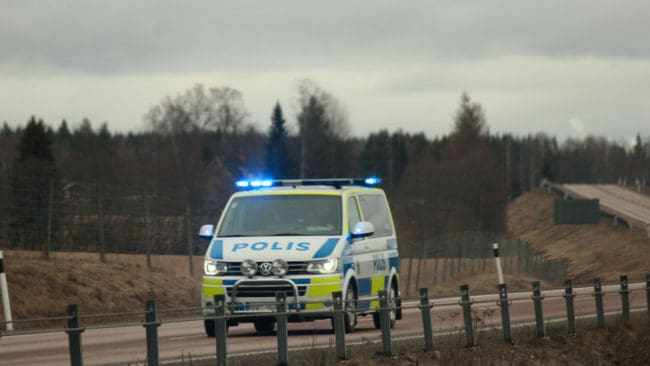 Skottlossning från rävjägare i småländska Värnamo på annandagsjakt gjorde att fem polisbilar ryckte ut. Nu uppmanas de som jagar nära tät bebyggelse att i förväg rapportera till polisen att det kan bli legal skottlossning. (Arkivbild)