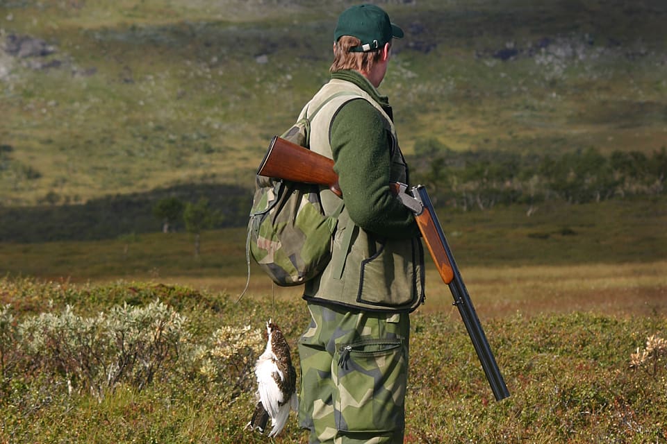 Rättegången om fiske och småviltjakt på Girjas samebys område är igång. Statens sakframställan om samer som urfolk väcker starka känslor.
