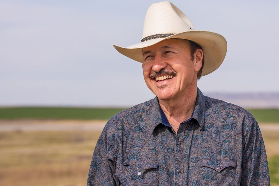 Den amerikanske demokraten Rob Quist, som vill företräda delstaten Montana i kongressen i Washington, säger sig brinna för jaktfrågor. Dock har det visat sig att han inte har licens för att jaga själv, trots att han i tv-reklam uppträder med gevär.