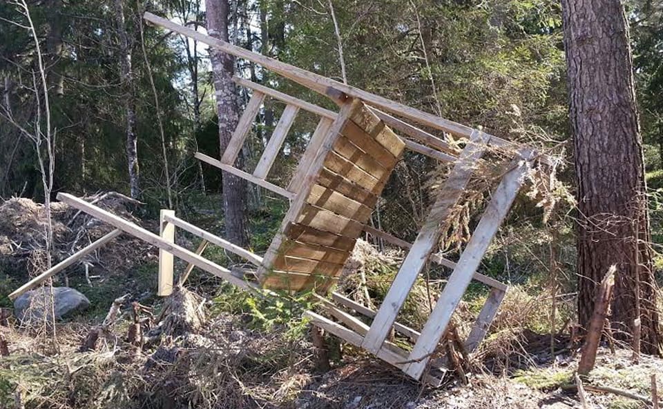 54-åringen som friats för omfattande jakttornssabotage i Jämtland får närmare 15 000 kronor i skadestånd för ”lidandet” när han satt häktad i en och en halv vecka efter att ha hållit sig borta från fyra rättegångar. (Arkivbild)