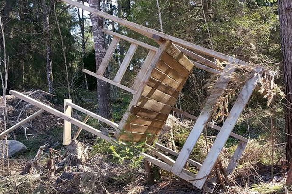Om skadegörelse av jakttorn hade en särskild brottskod skulle det bli enklare att se ett brottsmönster, menar ordföranden i Jägareförbundet i Uppsala län. (arkivbild)