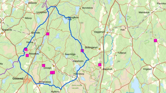 Jaktområdet omfattar delar av kommunerna Gnosjö, Gislaved, Vaggeryd och Jönköping. De cerisa kvadraterna markerar platser där varg har angripit får under sommaren och hösten.
