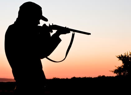 Legala vapenägare är inte farligt. I län där en stor andel av befolkningen har tillgång till vapen är det dödliga våldet över lag lägre än i andra delar av landet. Det är slutsatsen av en kriminologisk undersökning vid Stockholms universitet.