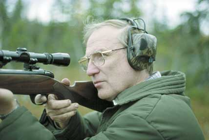 Att vara på skjutbanan och träna kommer du inte råd med i någon större omfattning. För att få råd att skjuta alla vildsvin i framtiden blir det nog att gå till socialen för att försöka få ett ammunitionsbidrag.