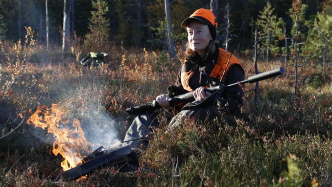 Forskning har visat att vistelse i skog ger positiva hälsoeffekter, och att jaga måste ge än mer hälsovinst, skriver Solveig Larsson.