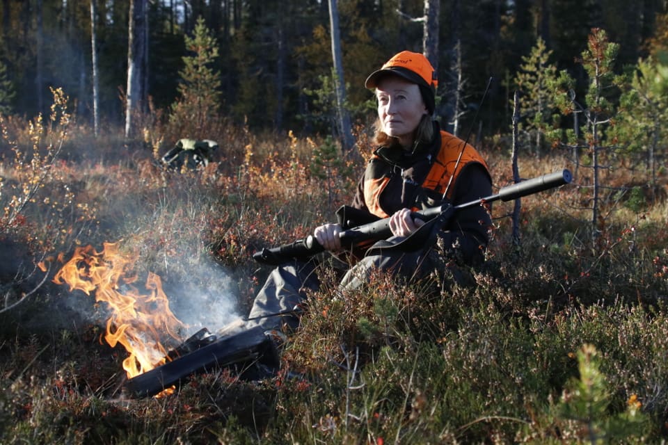 Forskning har visat att vistelse i skog ger positiva hälsoeffekter, och att jaga måste ge än mer hälsovinst, skriver Solveig Larsson.