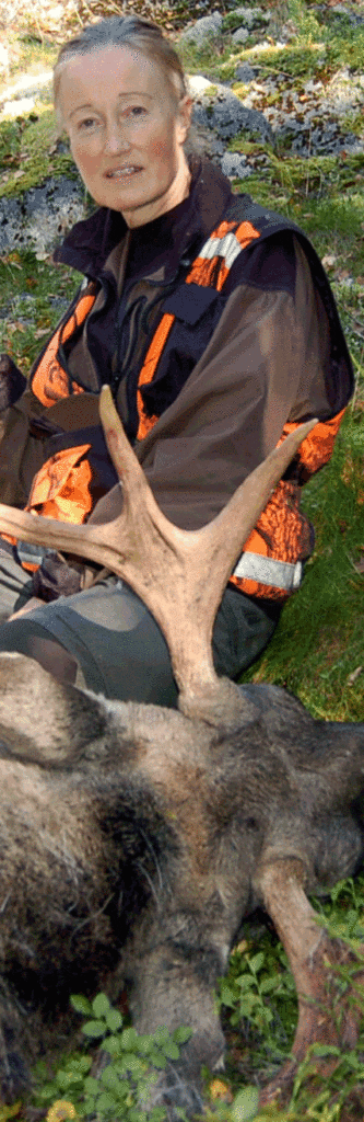 Lagom till midsommar ska förslaget på nya föreskrifter för älgjakten komma på remiss. Alla behöver sätta sig in i förslaget och reagera på det ökade regelverket. Vi behöver mer okomplicerad jakt och minskad byråkrati, konstaterar JRF-basen Solveig Larsson.