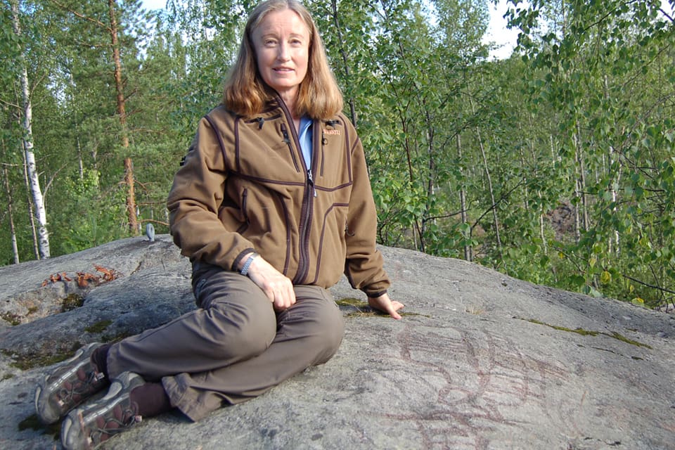 Att vara tjänsteman måste vara ett glasklart tjänande – inte att driva privata åsikter och intressen mot jägare och skyttar under myndighetsflagg. Tjänstemannaansvar behöver införas, skriver JRF-basen Solveig Larsson