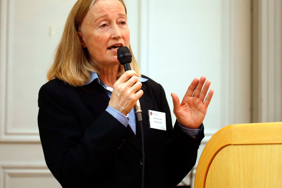 Länen i det mellersta rovdjursförvaltningsområdet får besluta om licensjakt på varg. JRF-basen Solveig Larsson hoppas länsstyrelserna vågar värna om de vargdrabbade när kvoterna bestäms, medan Naturvårdsverket pekar på att den illegala vargjakten måste vägas in.
