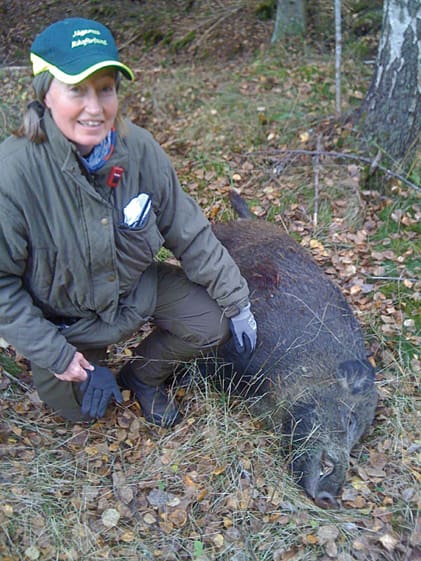 Unga jägare bör få lättare att komma ut på vildsvinsjakt, tycker JRF-basen Solveig Larsson.