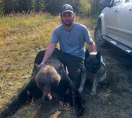Stefan och Dacke med deras tredje björn för i år.