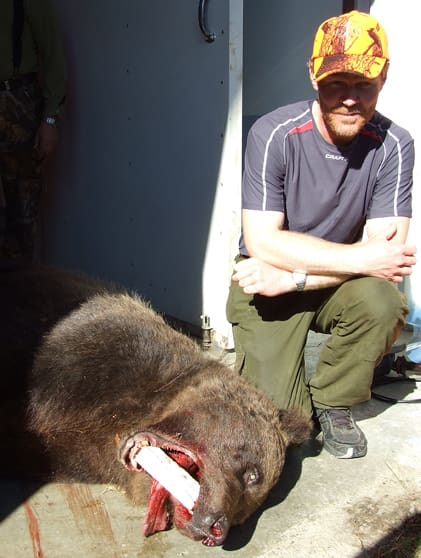 Magnus Forsberg lyckade fälla den gamla björnhannen på 247,8 kilo.