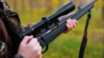 Vapenägarförbundets ordförande ogillar att polisen kan göra oanmälda vapeninspektioner hemma hos de cirka en halv miljon legala vapenägarna i Norge.