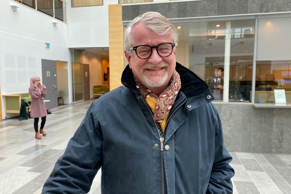 Karl Hedins advokat, Sven Severin, var mycket nöjd med dagen i tingsrätten efter att rätten stoppat åklagarens försök att använda gamla förhör med huvudvittnet.