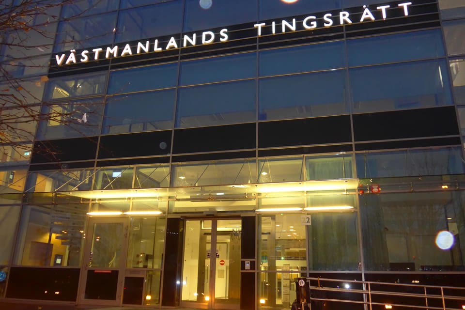 Tingsrätten i Västmanland har krävt åklagaren på besked om det blir åtal mot Karl Hedin och de övriga misstänkta i den så kallade jaktbrottshärvan i Västmanland från oktober 2018. Kanske i början av maj blev svaret.