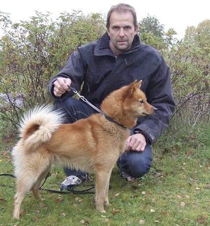 Max Matslofva med provets bästa hund, Röjbackens Ari, som trots usla förhållanden gick till pris bägge provdagarna.